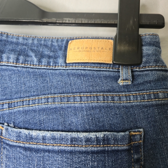 Aeropostale Women's Jean Bermuda Cuffed Distressed Shorts Size 8 - Picture 11 of 15